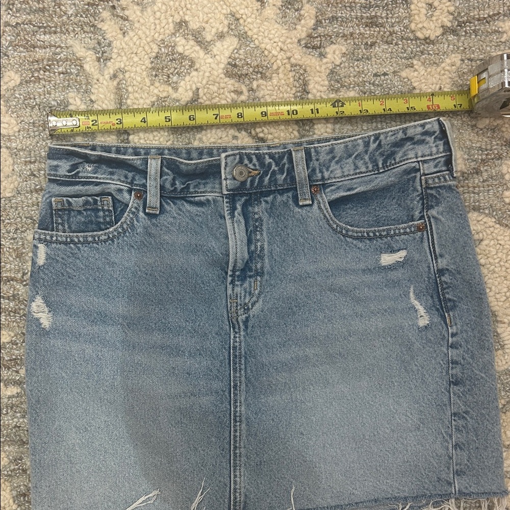 Old Navy Women's Light Blue Distressed Denim Mini Skirt - Picture 4 of 5